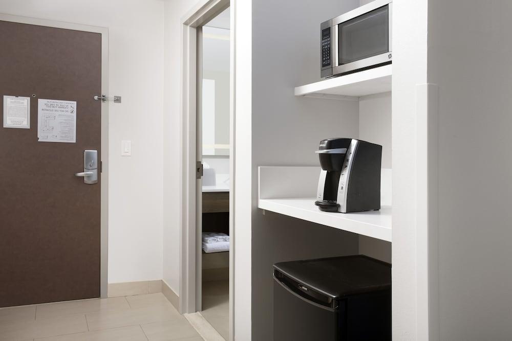 Holiday Inn Express Jacksonville Beach By Ihg Εξωτερικό φωτογραφία