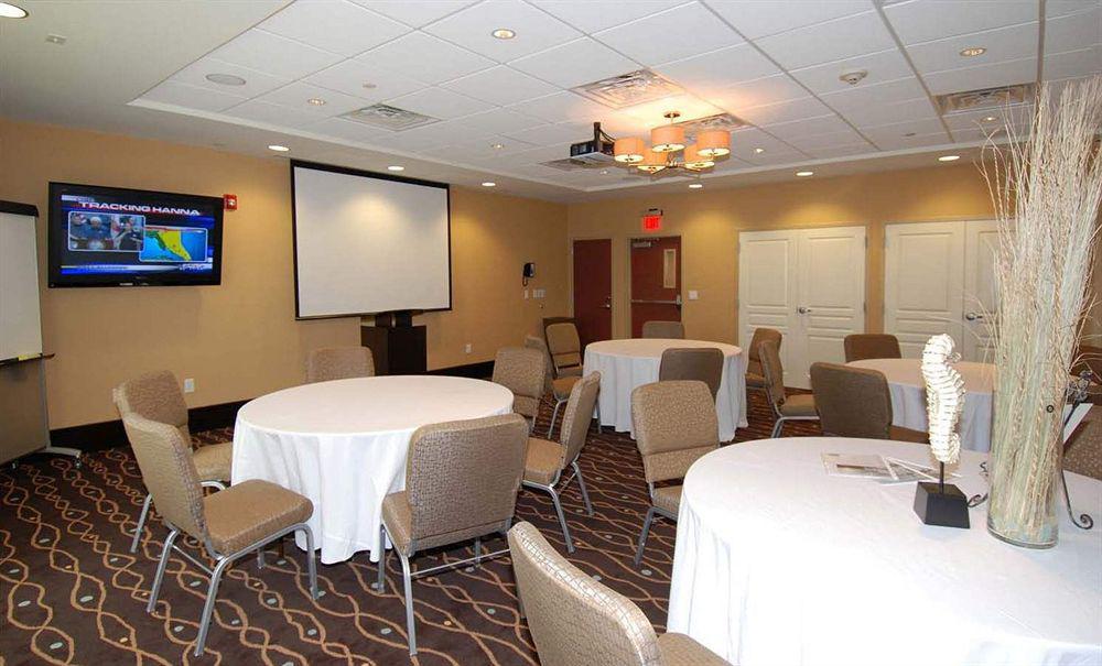 Holiday Inn Express Jacksonville Beach By Ihg Ανέσεις φωτογραφία